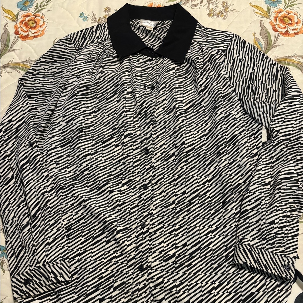 Women’s M button down blouse